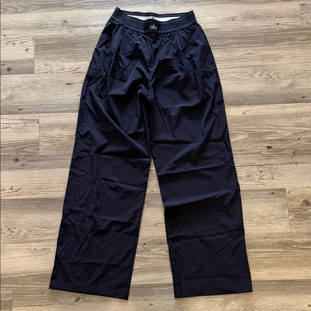 Brand new ALO suit up trouser pant